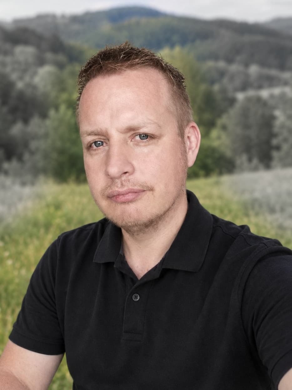 Chris Runhaar, Founder